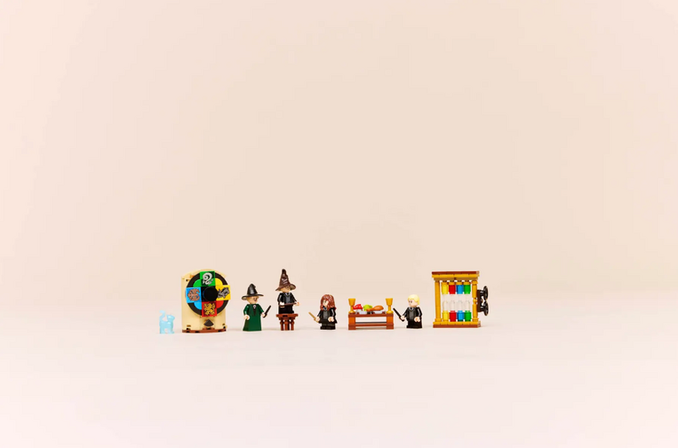 LEGO Harry Potter Hogwarts™ Castle: Sorting Hat™ Ceremony - 76460