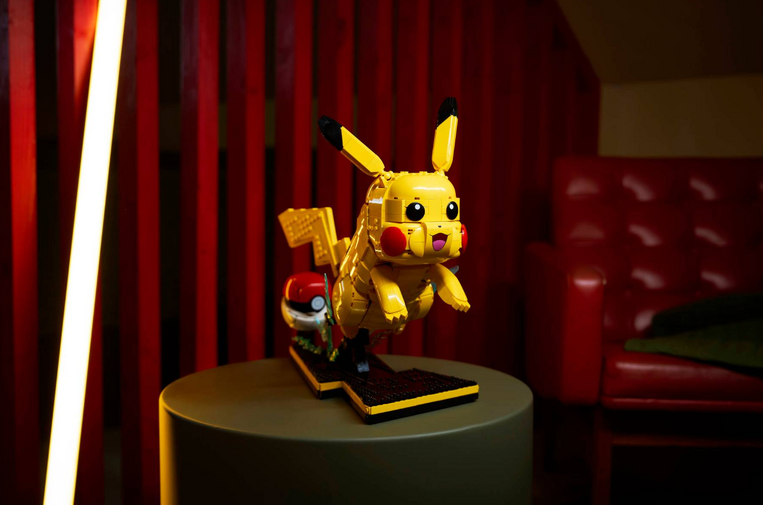 LEGO Pokemon Pikachu and Poké Ball - 72152