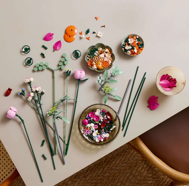 LEGO Botanical Pretty Pink Flower Bouquet - 10342