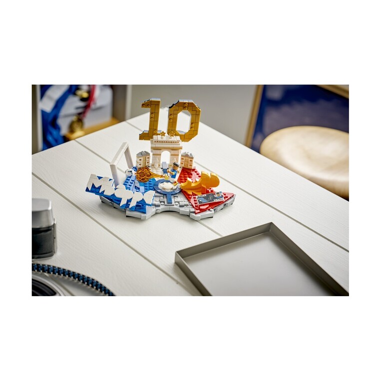 LEGO Kylian Mbappé Football Highlights - 43013