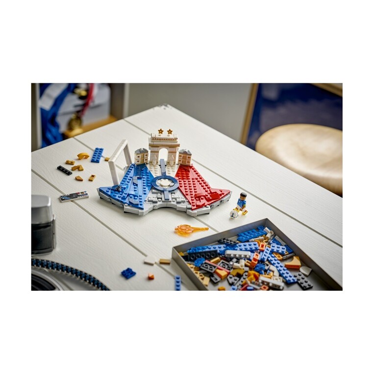 LEGO Kylian Mbappé Football Highlights - 43013