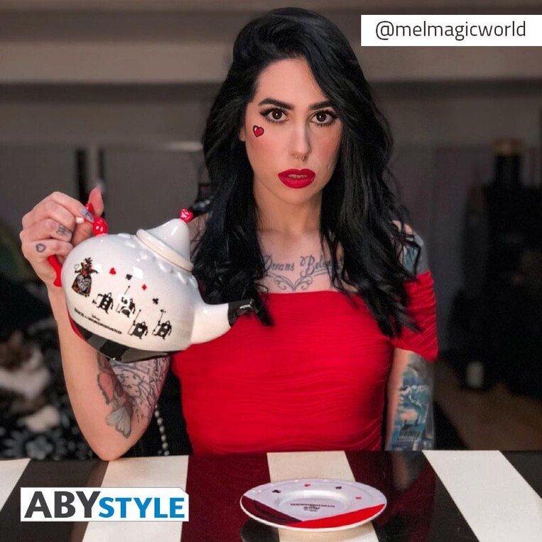 Disney Teapot Alice in Wonderland Queen of Hearts - ABYTAB020