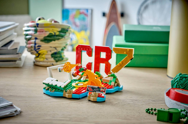 LEGO Cristiano Ronaldo Football Highlights - 43012