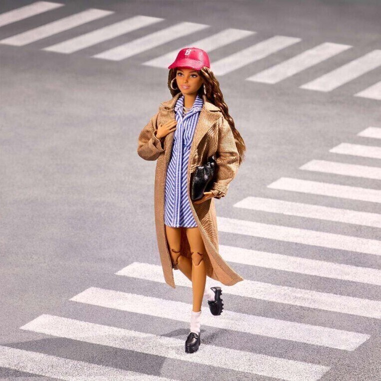 Barbie Συλλεκτική Κούκλα BarbieStyle Teresa Fashion Week Νέα Υόρκη - JJX32