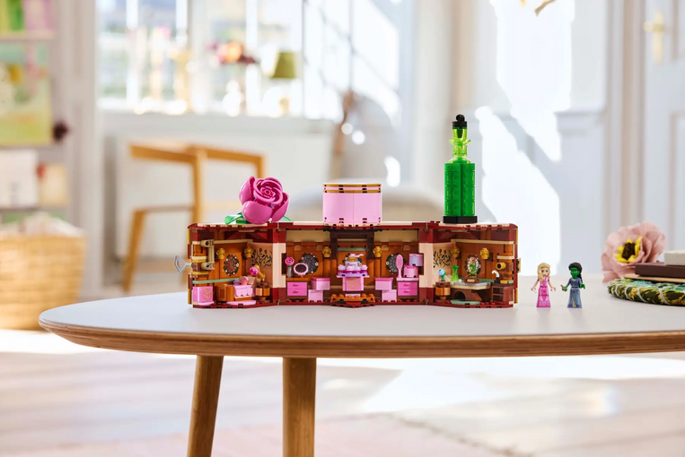 LEGO Wicked Glinda & Elphaba's Dormitory - 75683