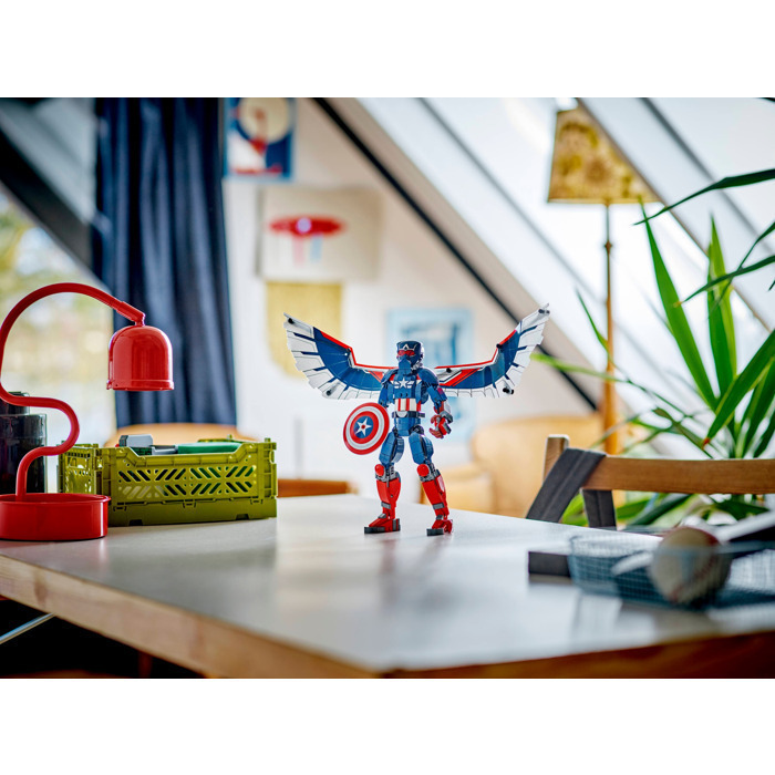 LEGO Super Heroes New Captain America Construction Figure - 76296