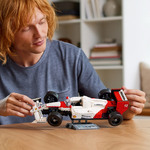 LEGO Icons McLaren MP4/4 en Ayrton Senna – 10330