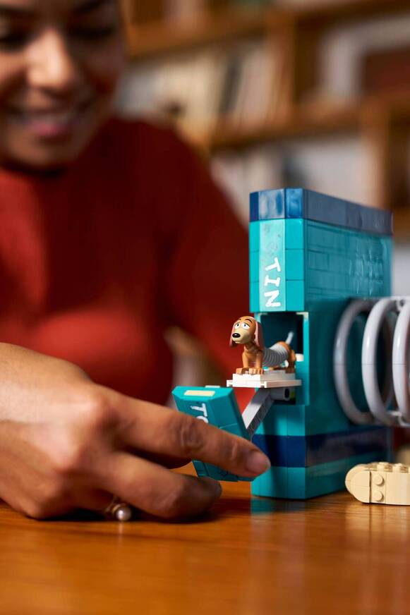 LEGO Disney Pixar Toy Story Slinky Dog Bookends - 43301