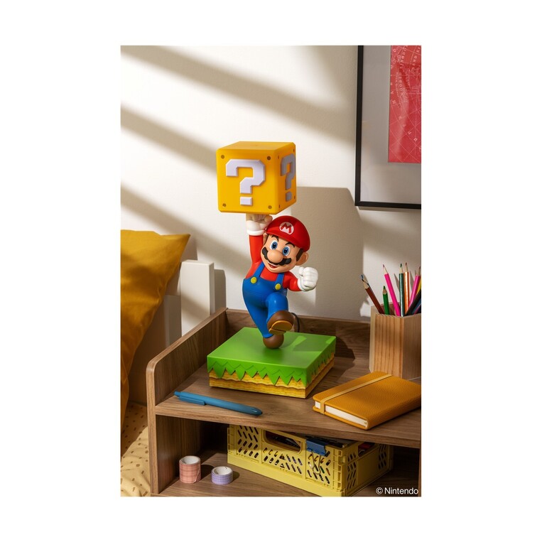 Super Mario: Diorama - Super Mario Jump Light (13cm) - PP14764NN
