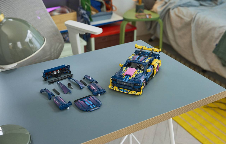 LEGO Custom Garage Ford Mustang GT Car - 42236
