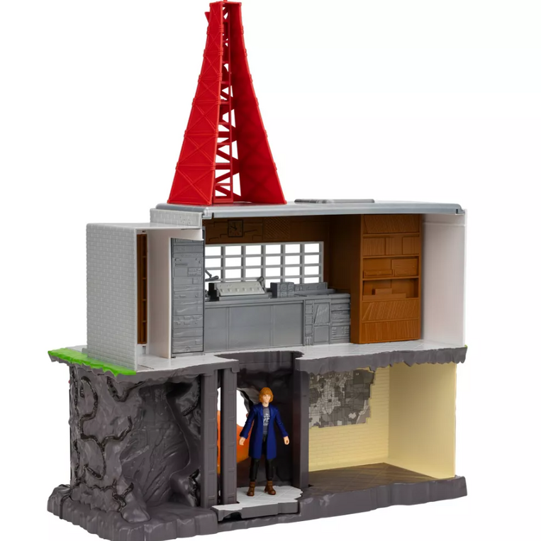 Stranger Things WSQK Radio Station Playset with Robin 4-inch Figure - STRT030