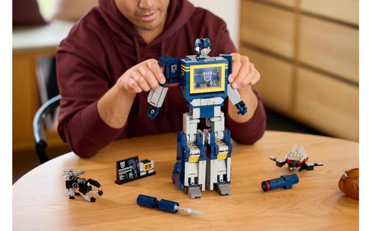 LEGO Icons Transformers Soundwave - 10358
