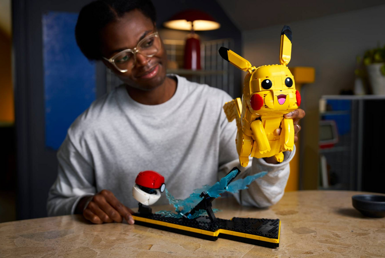 LEGO Pokemon Pikachu and Poké Ball - 72152