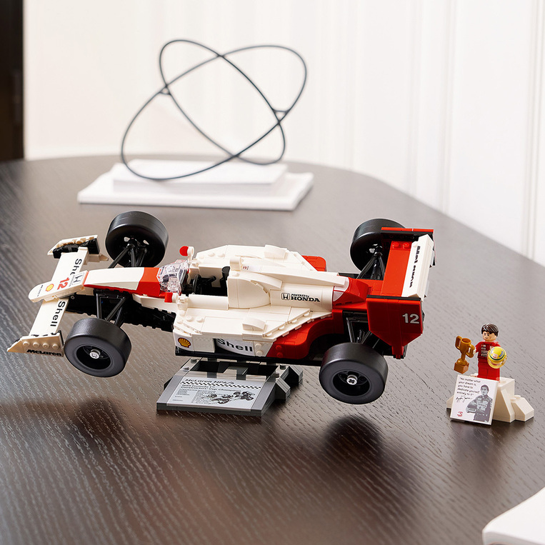 LEGO Icons McLaren MP4/4 en Ayrton Senna – 10330
