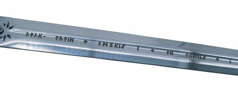 Lord Of The Rings: Andúril Sword, 135 cm, With Stand - 