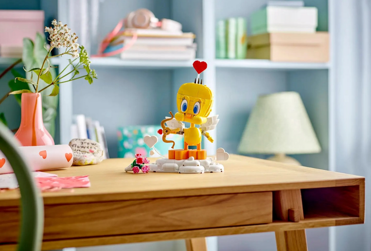 LEGO Sweetheart Tweety Bird - 40824
