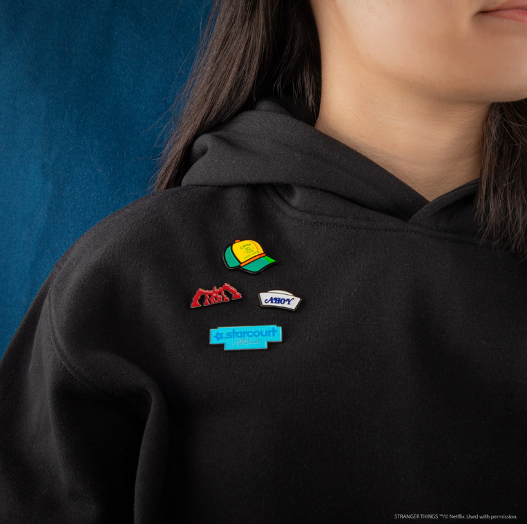 Stranger Things Set of 4 pin Badges Season 3 - CR3282