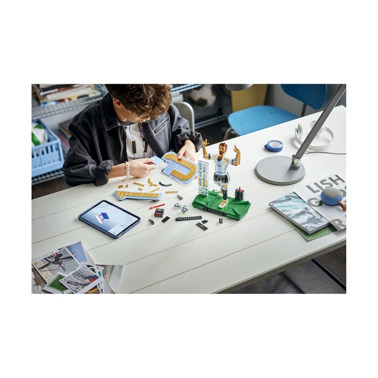 LEGO Lionel Messi Football Legend - 43015