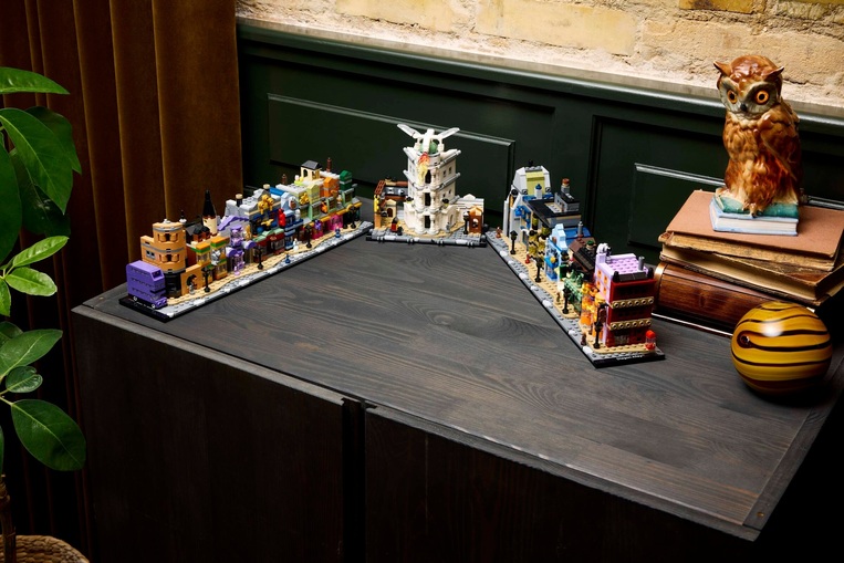 LEGO Harry Potter Diagon Alley Wizarding Shops - 76444