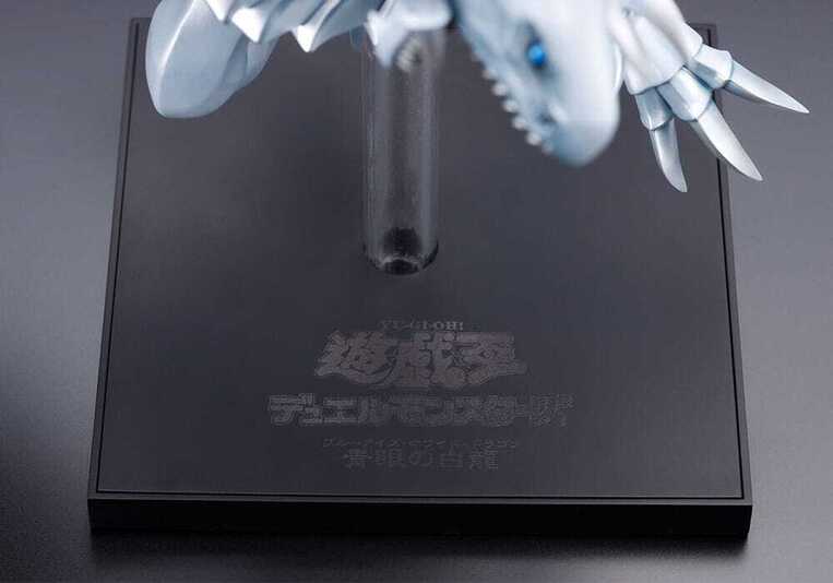 Yu-Gi-Oh! Oshi Works Statue Blue-Eyes White Dragon 25 cm - KTOGP001