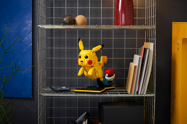 LEGO Pokemon Pikachu and Poké Ball - 72152