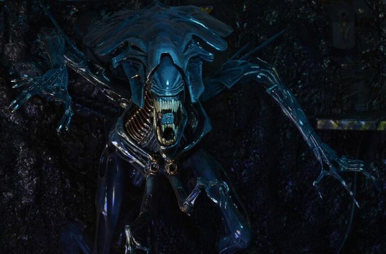 Aliens Ultra Deluxe Action Figure Alien Queen 38 cm - NECA51385