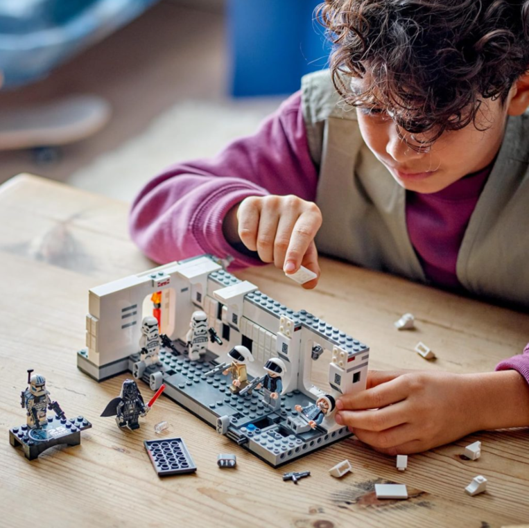 LEGO Star Wars Boarding The Tantine IV - 75387