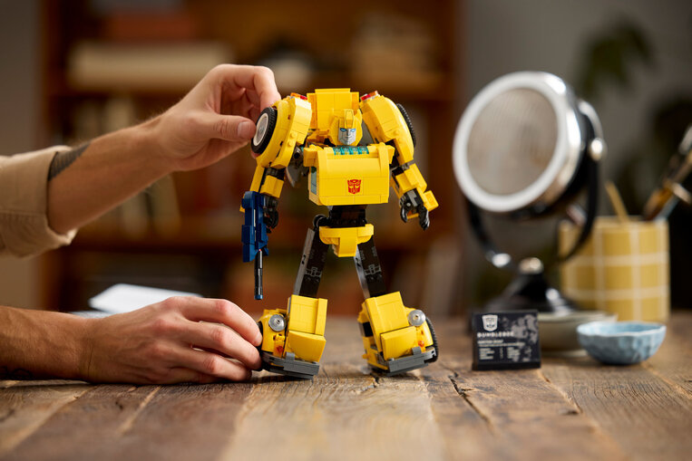 LEGO Icons Transformers Bumblebee - 10338