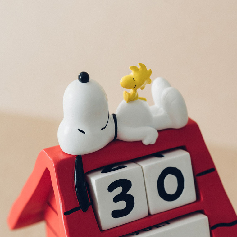Peanuts 3D perpetual Calendar Snoopy Doghouse - GPE28080