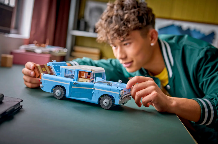 LEGO Harry Potter Enchanted Flying Ford Anglia™ - 76470
