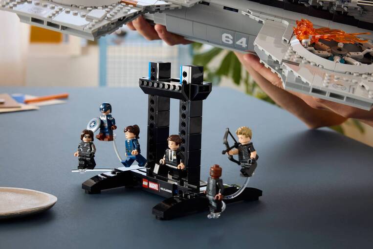 LEGO Marvel S.H.I.E.L.D. Helicarrier - 76354