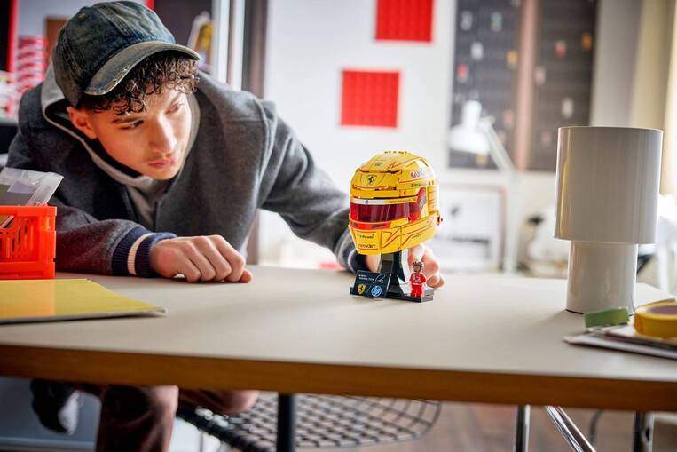 Scuderia Ferrari HP Lewis Hamilton Helmet - 43022