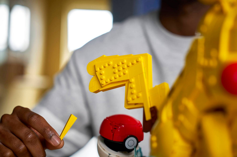 LEGO Pokemon Pikachu and Poké Ball - 72152