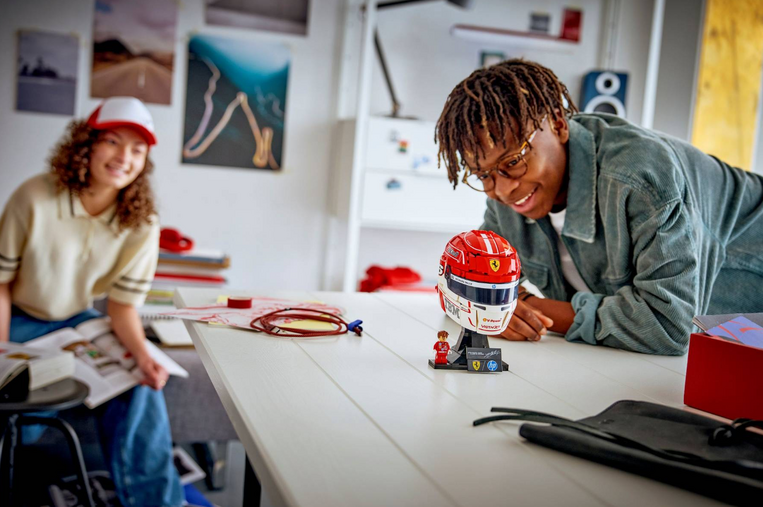 LEGO Scuderia Ferrari HP Charles Leclerc Helmet - 43014
