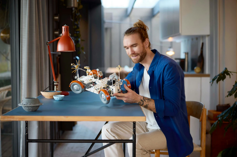 LEGO Technic NASA Apollo Lunar Roving Vehicle - LRV - 42182
