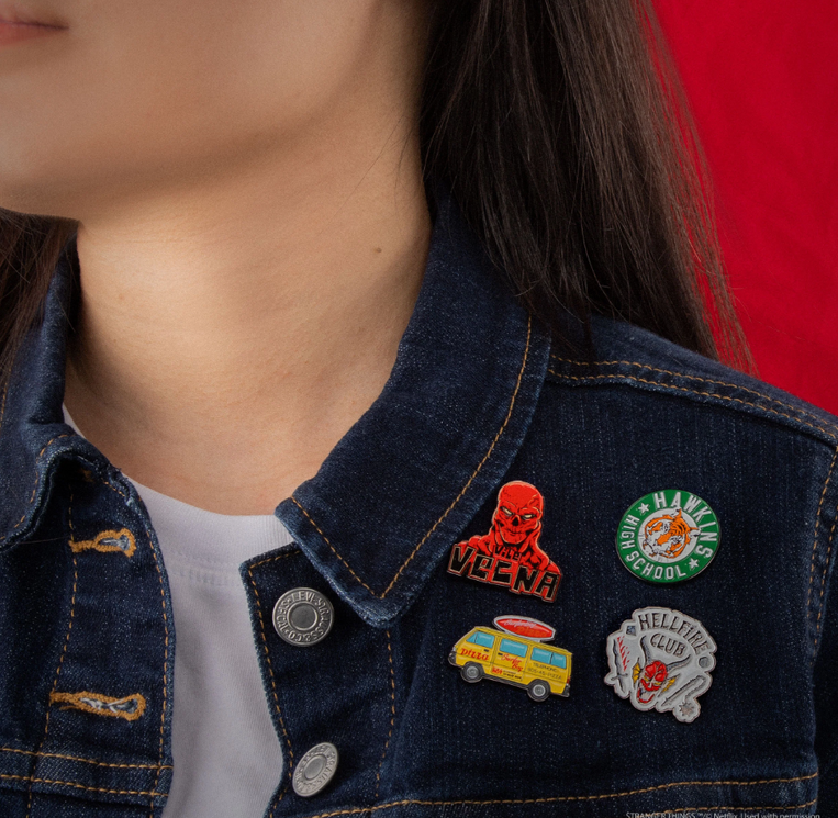 Stranger Things Set of 4 Pin Badges Season 4 - CR3283