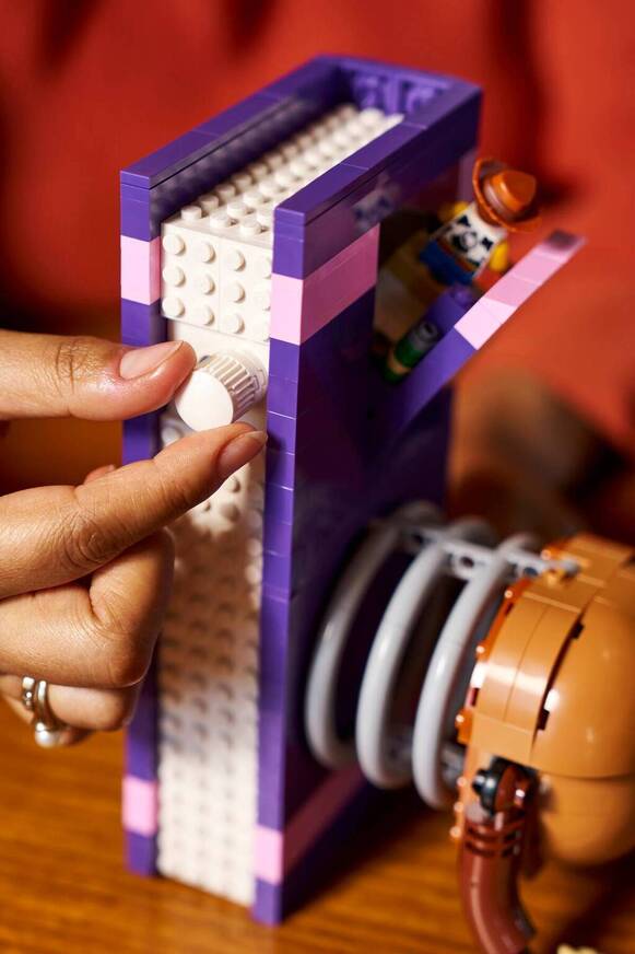 LEGO Disney Pixar Toy Story Slinky Dog Bookends - 43301