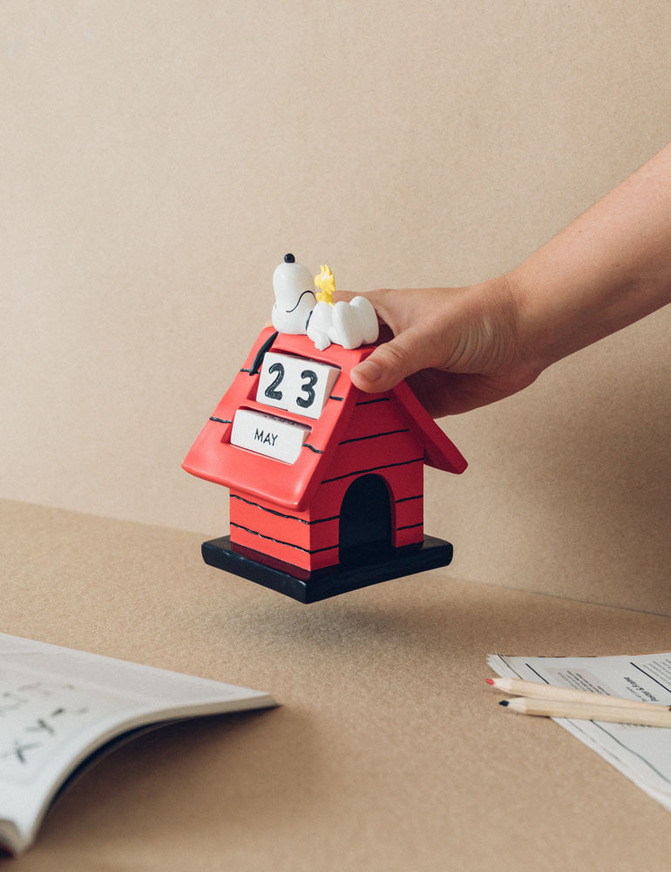 Peanuts 3D perpetual Calendar Snoopy Doghouse - GPE28080