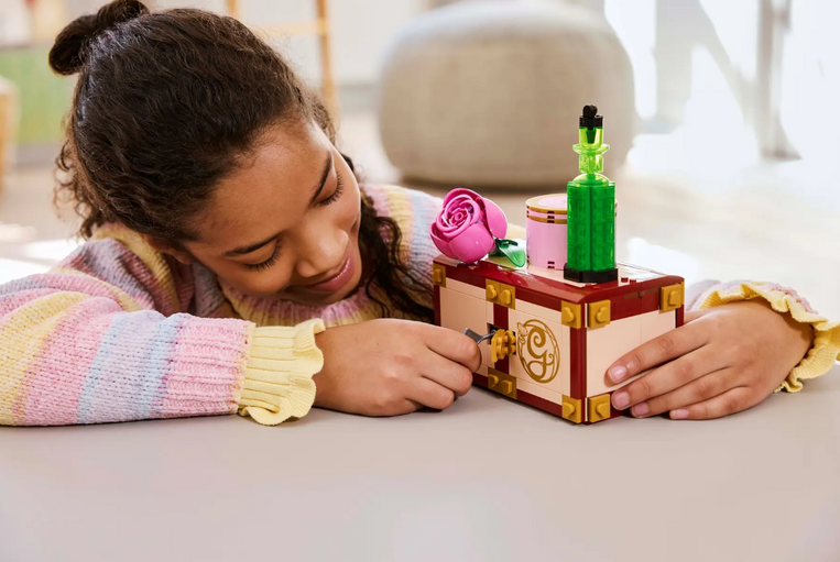 LEGO Wicked Glinda & Elphaba's Dormitory - 75683