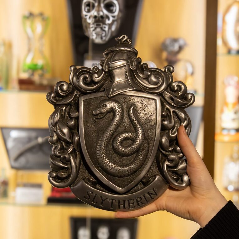 Harry Potter Slytherin House Crest- NN7744