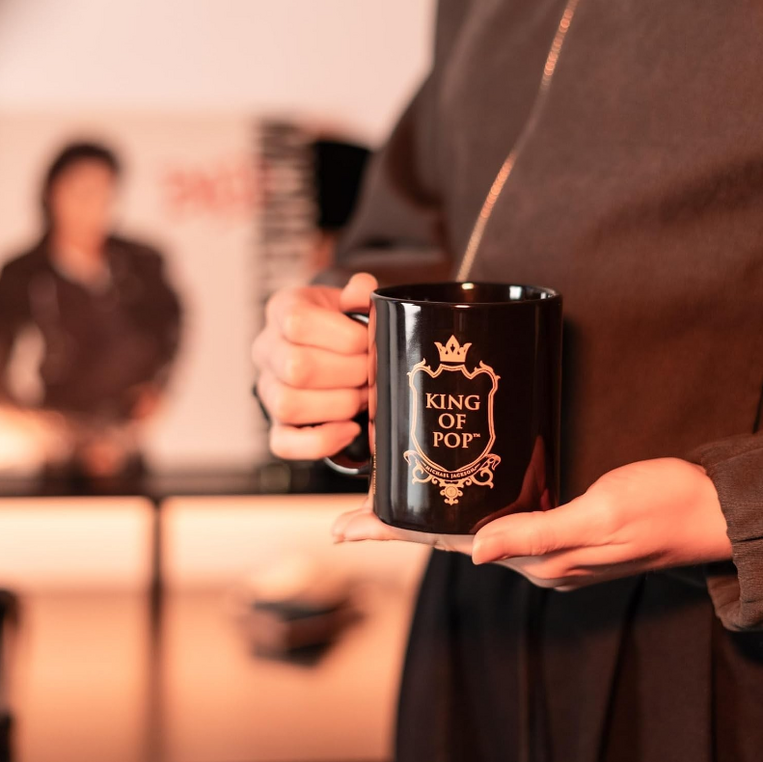 Michael Jackson Mug King of Pop Black 350 ml - GPE83635