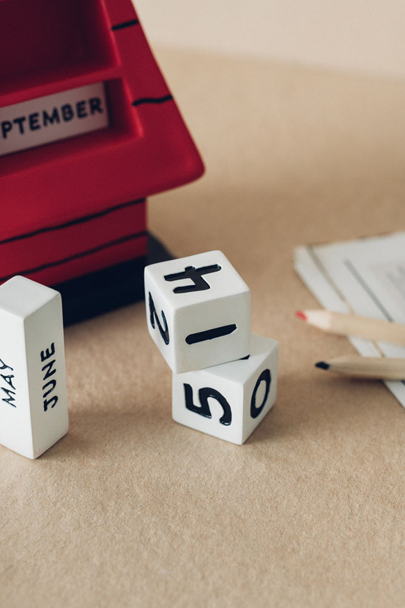 Peanuts 3D perpetual Calendar Snoopy Doghouse - GPE28080