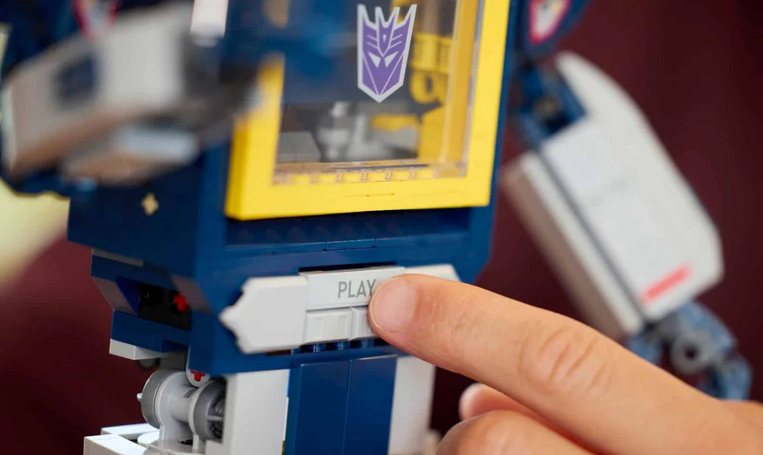 LEGO Icons Transformers Soundwave - 10358