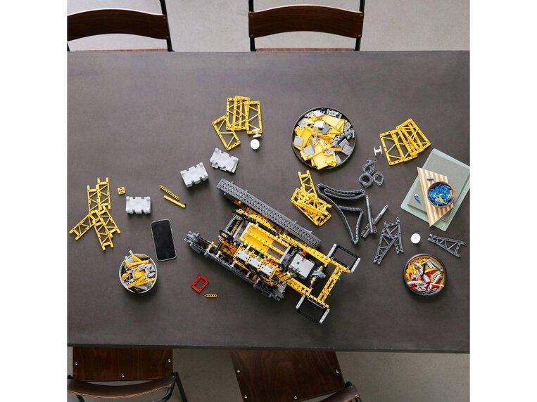 LEGO Technic Liebherr Crawler Crane LR 13000 - 42146