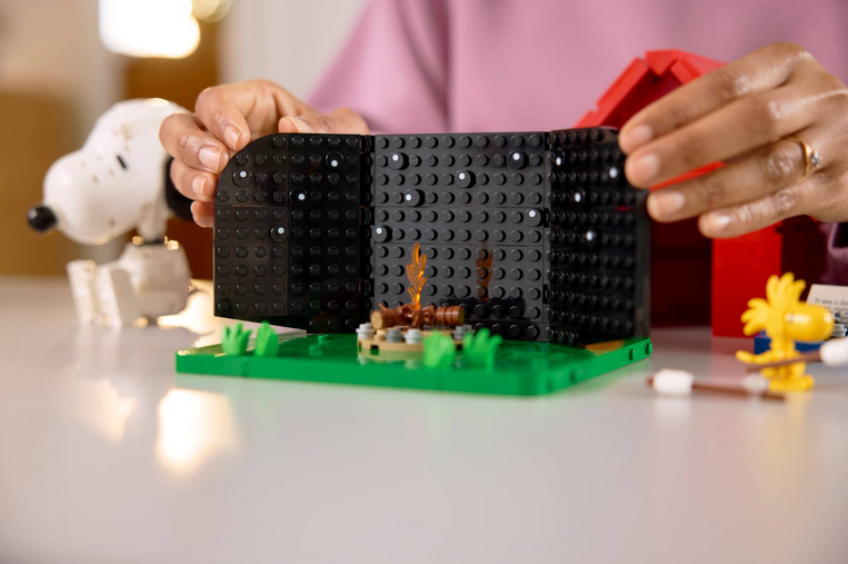 LEGO Peanuts: Snoopy's Doghouse - 21368