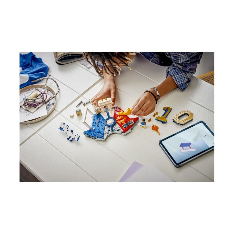 LEGO Kylian Mbappé Football Highlights - 43013