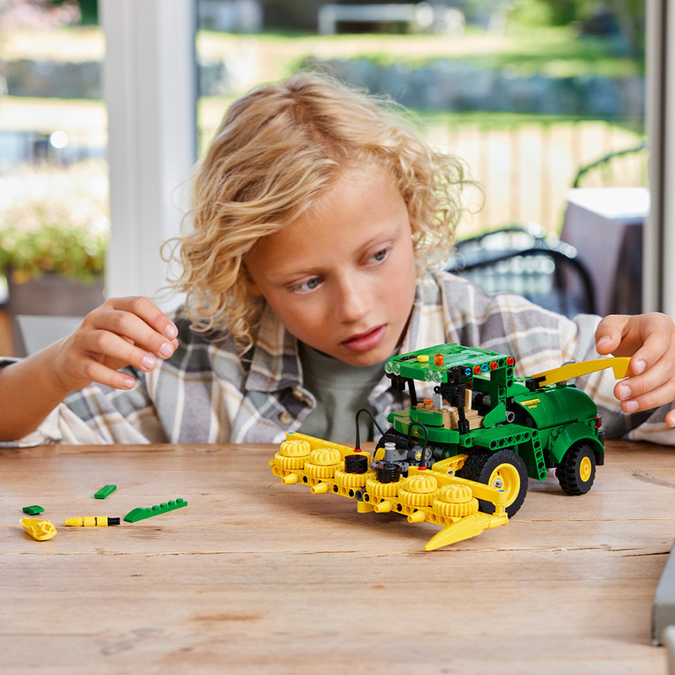 LEGO Technic John Deere 9700 Forage Harvester - 42168