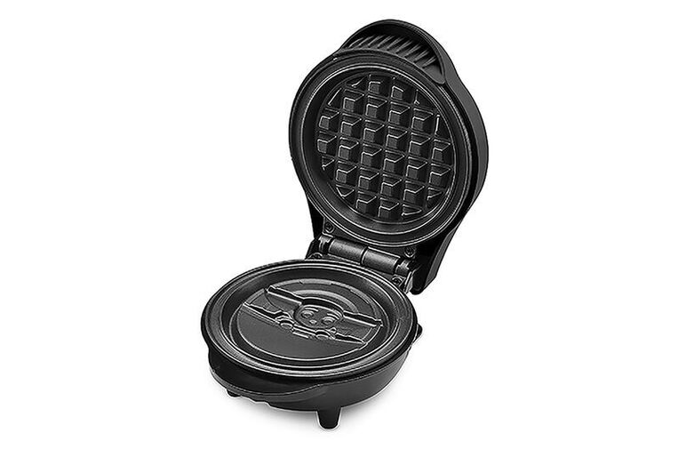 Star Wars Mandalorian the Child Mini Waffle Maker - SLCBRS010103