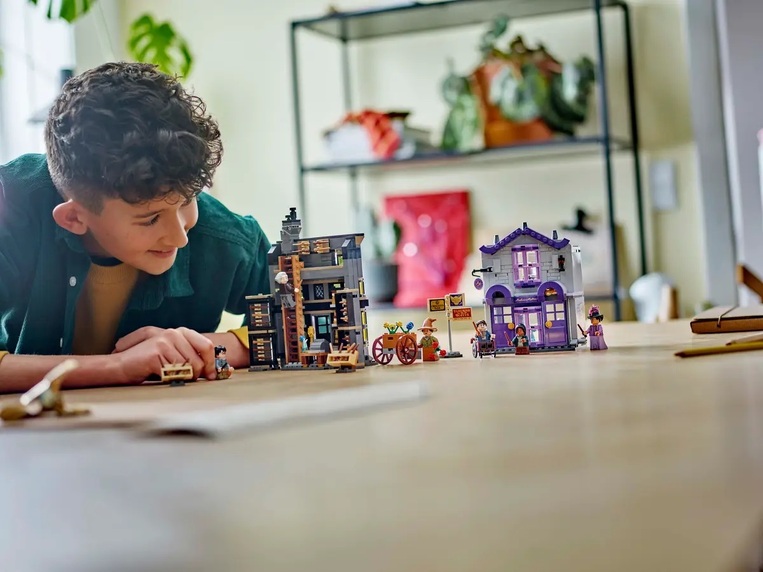 LEGO Harry Potter Ollivanders & Madam Malkin's Robes Set - 76439