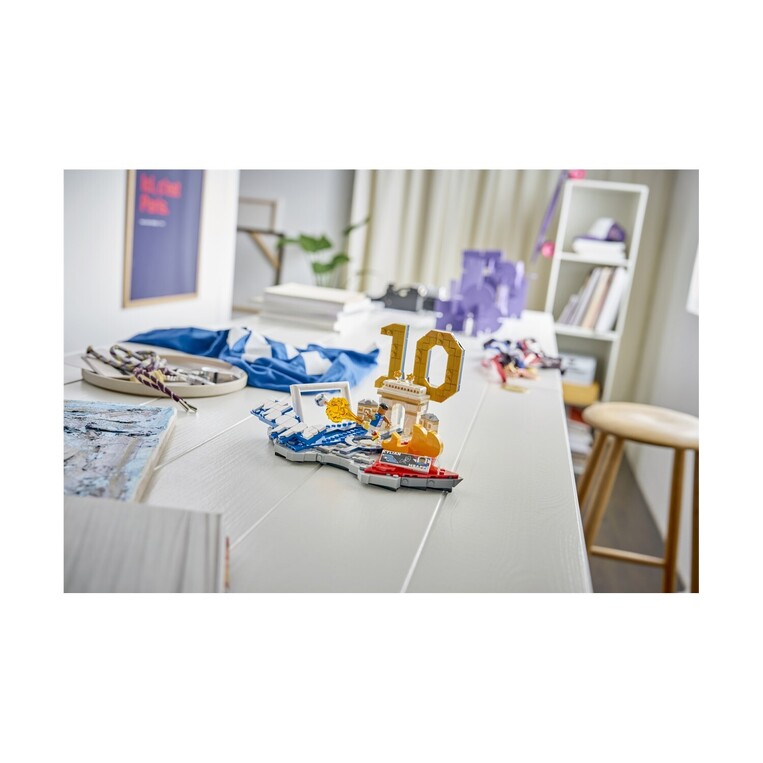 LEGO Kylian Mbappé Football Highlights - 43013